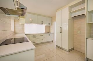 3 Bedroom Property for Sale in Bloubergrant Western Cape